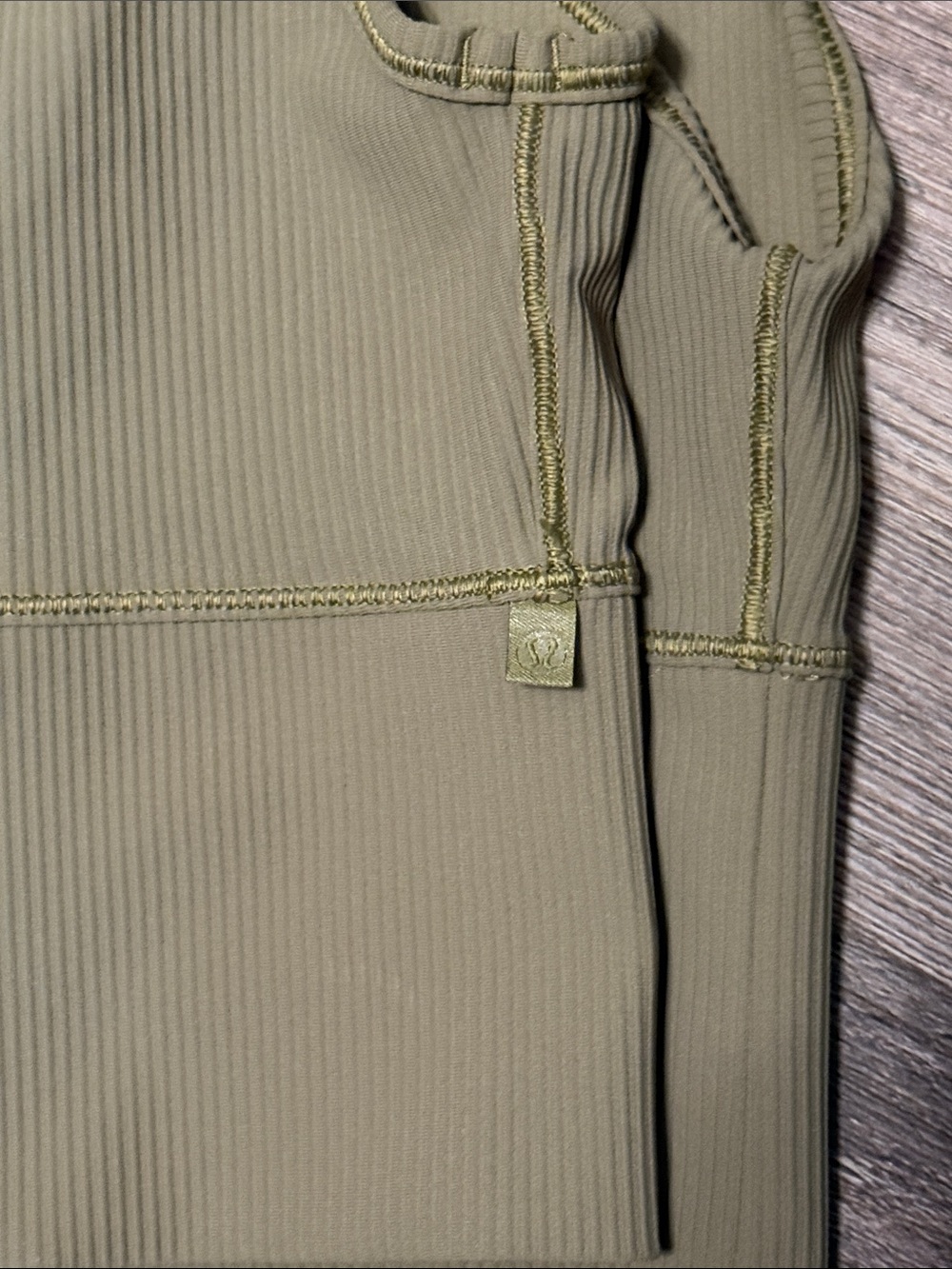 Lululemon Power Pivot Ribbed Tank Top Olive Green Size 4 - Picture 4 of 5